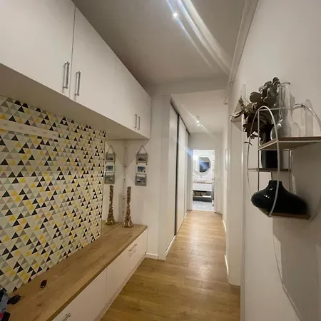 Joy's * كلوج-نابوكا